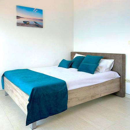 Krasići Blue Bay Apartments מראה חיצוני תמונה