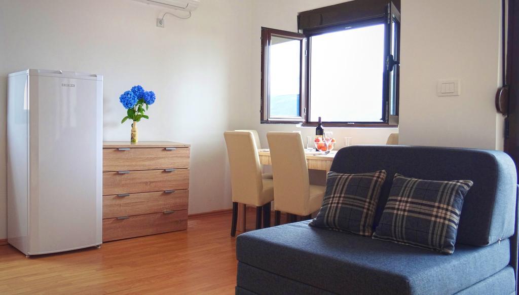 Krasići Blue Bay Apartments מראה חיצוני תמונה